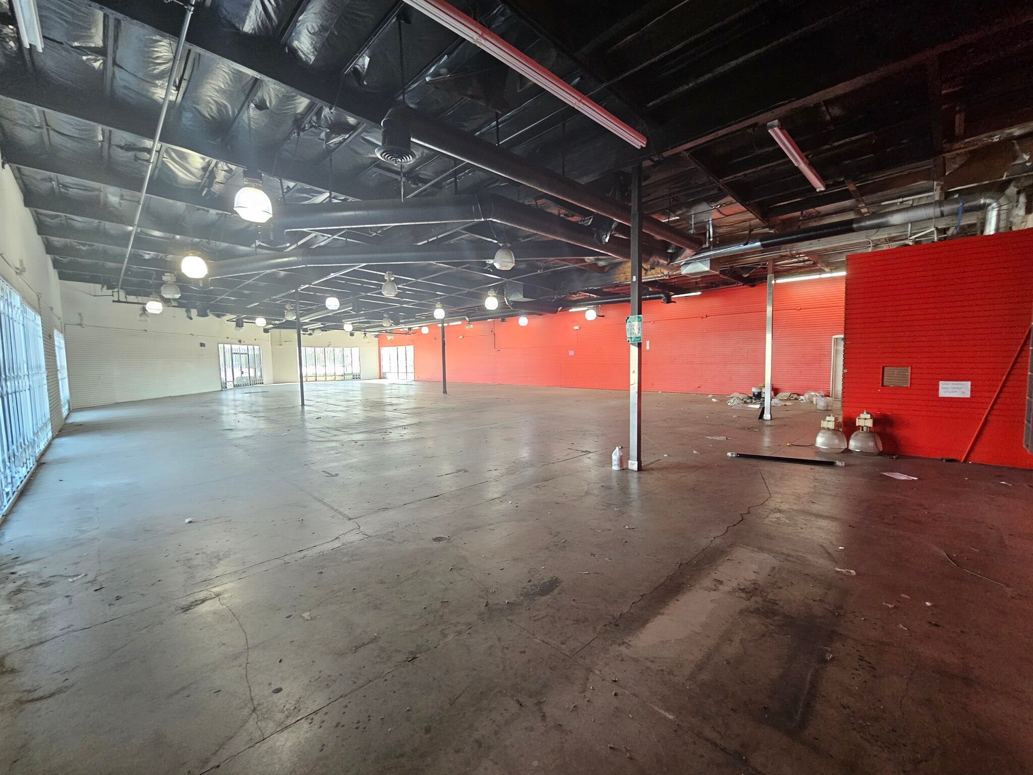 11906 Valley Blvd, El Monte, CA à louer Photo intérieure- Image 1 de 3