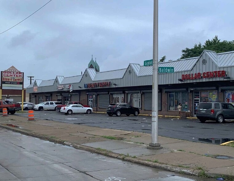 7611-7661 Gratiot Ave, Detroit, MI à louer - Photo du bâtiment - Image 2 de 6