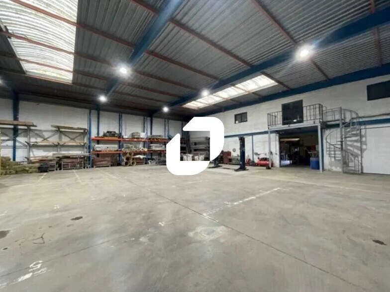 8 Allée Du Grand Pré, Marines for sale - Building Photo - Image 1 of 13