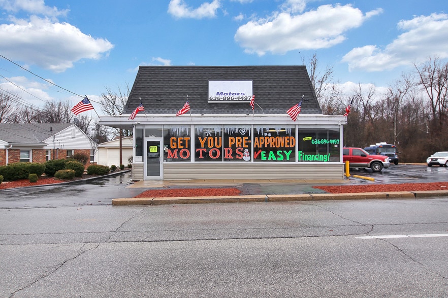 2525 W Clay St, Saint Charles, MO for sale - Building Photo - Image 2 of 25