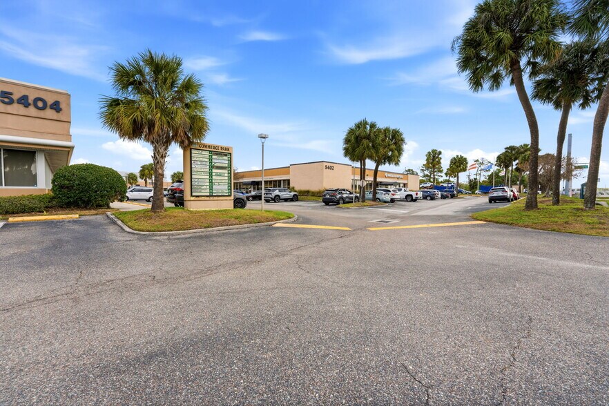 5404 Hoover Blvd, Tampa, FL à vendre - Photo du bâtiment - Image 2 de 11