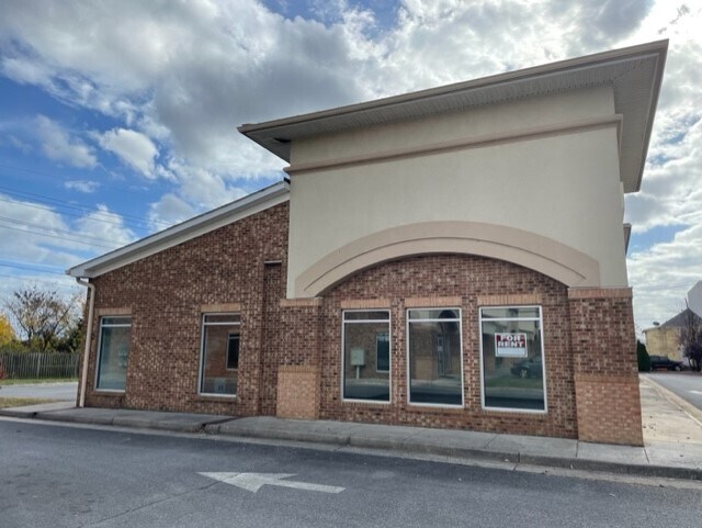 3349 Valley Pike, Winchester, VA à louer - Photo du bâtiment - Image 3 de 9