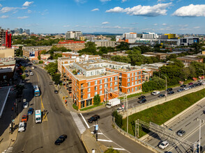 5350-5380 Rue Sherbrooke O, Montréal, QC - Aérien  Vue de la carte