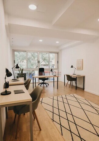 Plus de détails pour Multi-résidentiel à vendre