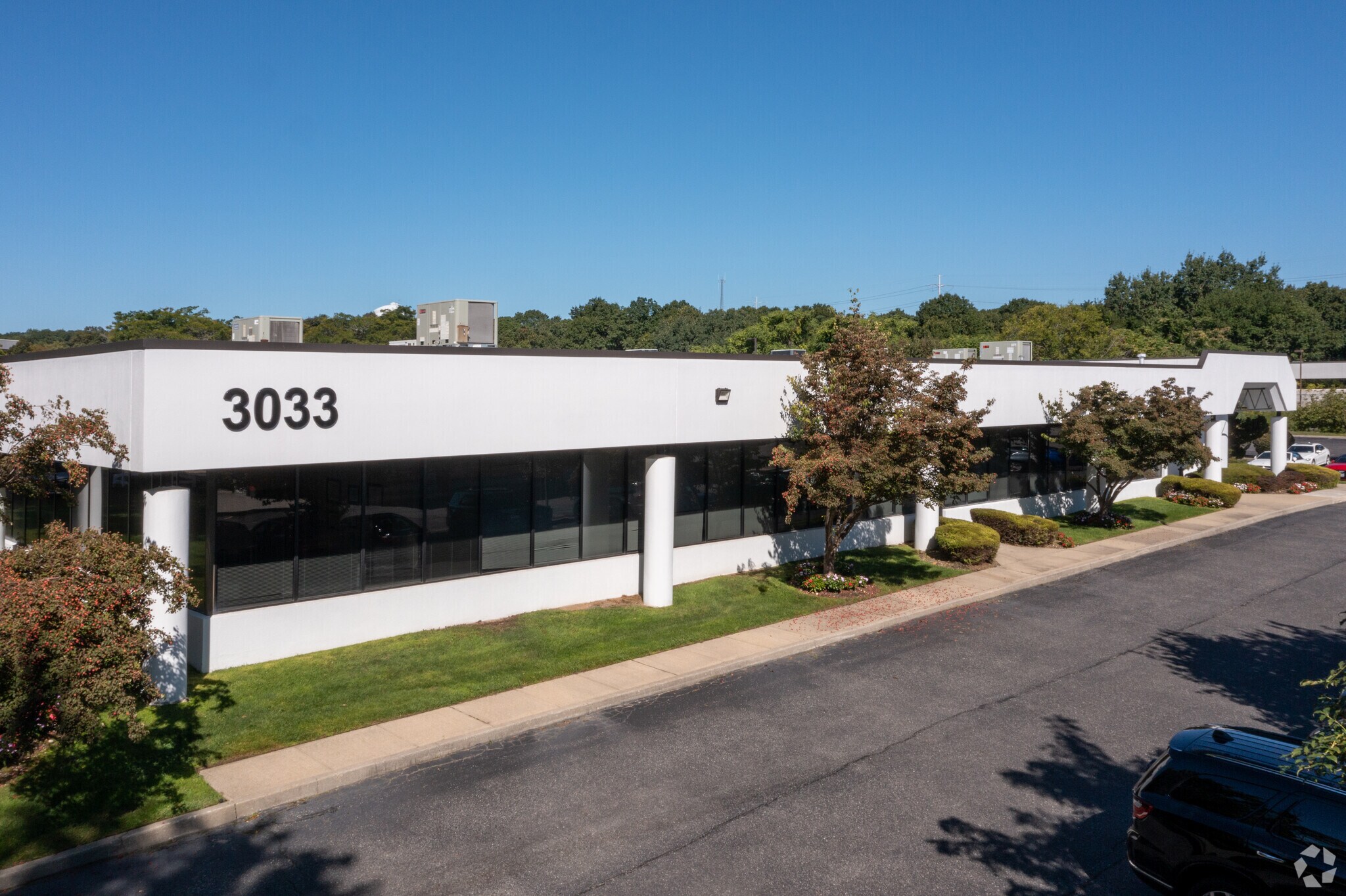 3033 Express Dr N, Islandia, NY for lease Building Photo- Image 1 of 17