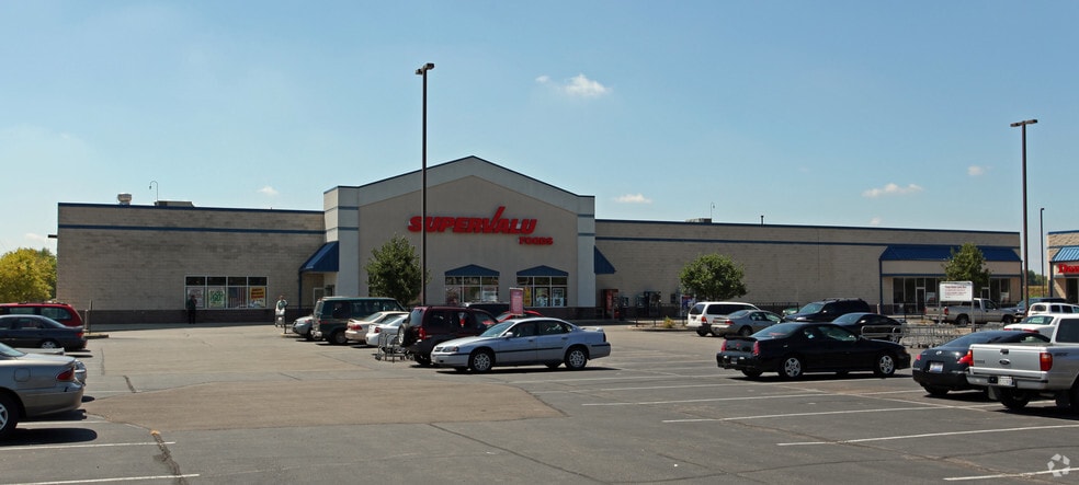 510-590 W Main St, New Lebanon, OH for lease - Primary Photo - Image 1 of 9