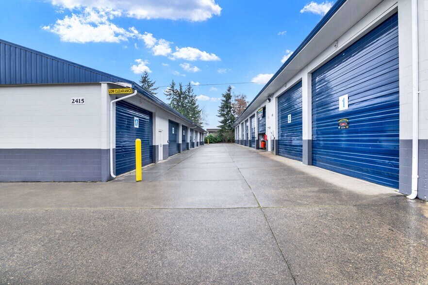 2415 70th Ave W, University Place, WA à louer - Photo du bâtiment - Image 2 de 21