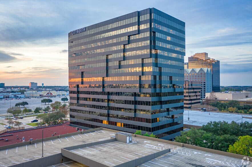 16825 Northchase Dr, Houston, TX à louer - Photo du bâtiment - Image 3 de 3