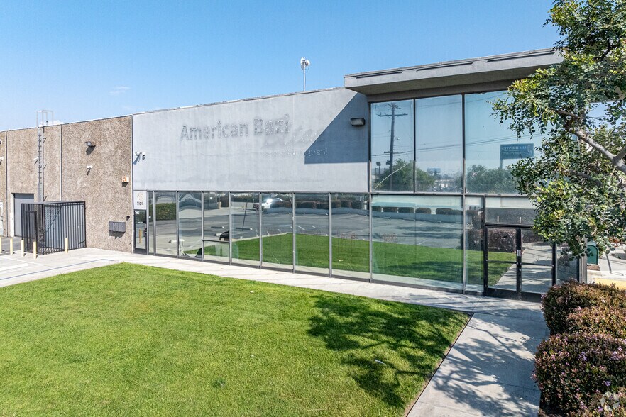 7101 Telegraph Rd, Montebello, CA à louer - Photo principale - Image 1 de 10