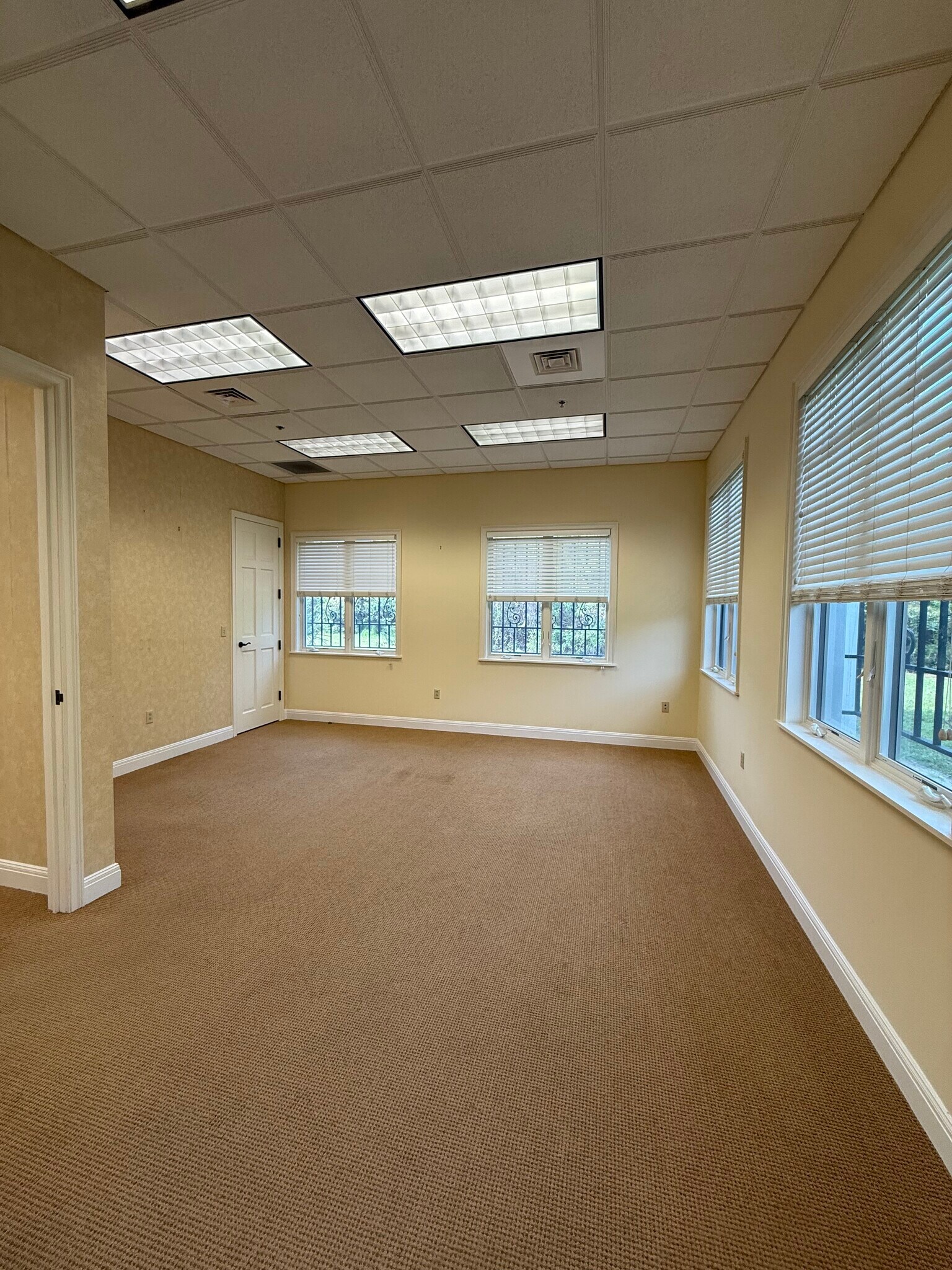 11450 SE Dixie Hwy, Hobe Sound, FL for lease Interior Photo- Image 1 of 3