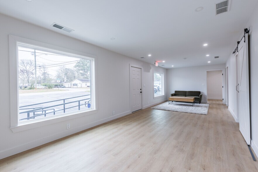 1685 Lower Roswell Rd, Marietta, GA à louer - Photo du bâtiment - Image 3 de 24