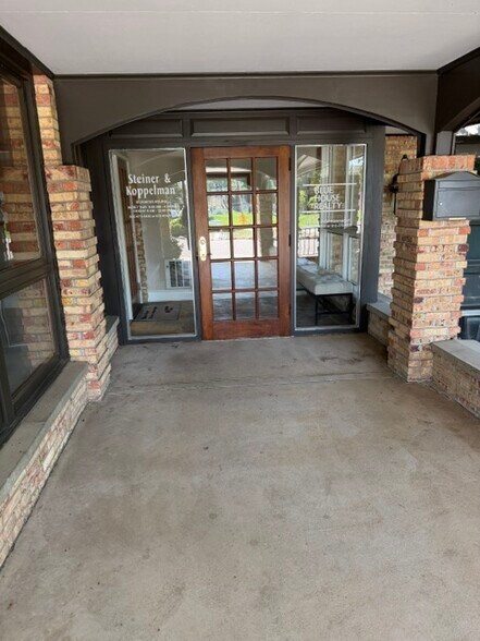 18340 Minnetonka Blvd, Deephaven, MN à louer - Photo du bâtiment - Image 3 de 19