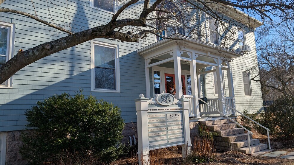 28 School St, Branford, CT à louer - Photo du bâtiment - Image 2 de 16