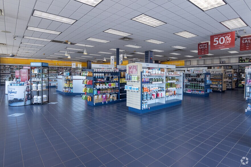 8600 W Golf Rd, Niles, IL à louer - Photo intérieure - Image 2 de 14