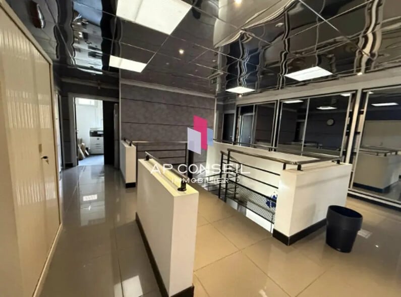 Bureau dans Versailles à louer - Photo intérieure - Image 3 de 3