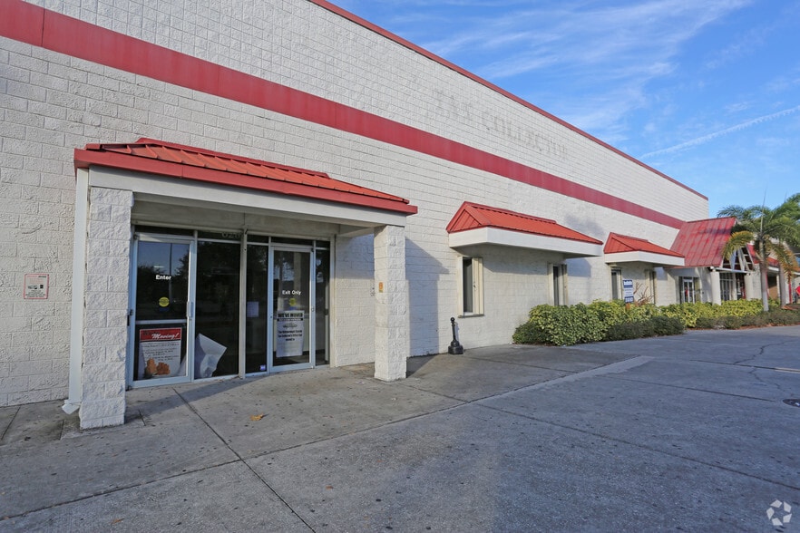 6277-6285 W Waters Ave, Tampa, FL à vendre - Photo du bâtiment - Image 3 de 10