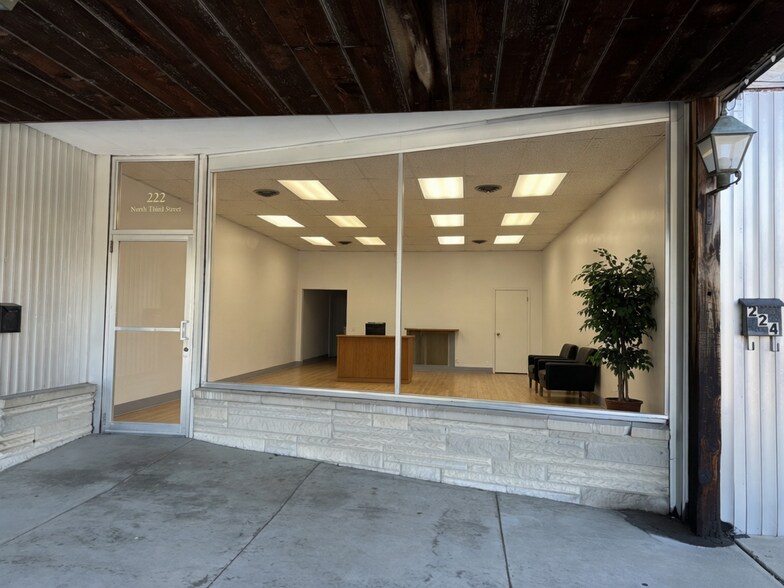 222 N Third St, Kentland, IN for lease - Building Photo - Image 1 of 1