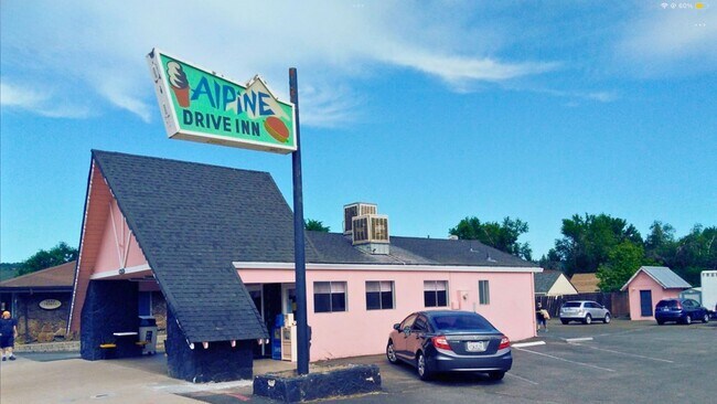 Plus de détails pour 37148 CA-299, Burney, CA - Commerce de détail à vendre