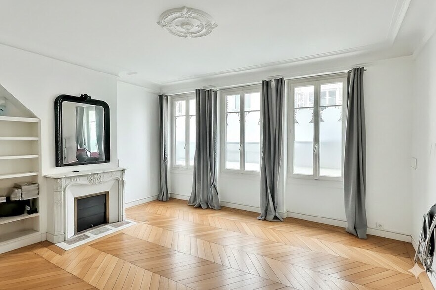 Office in Paris for lease - Interior Photo - Image 1 of 5