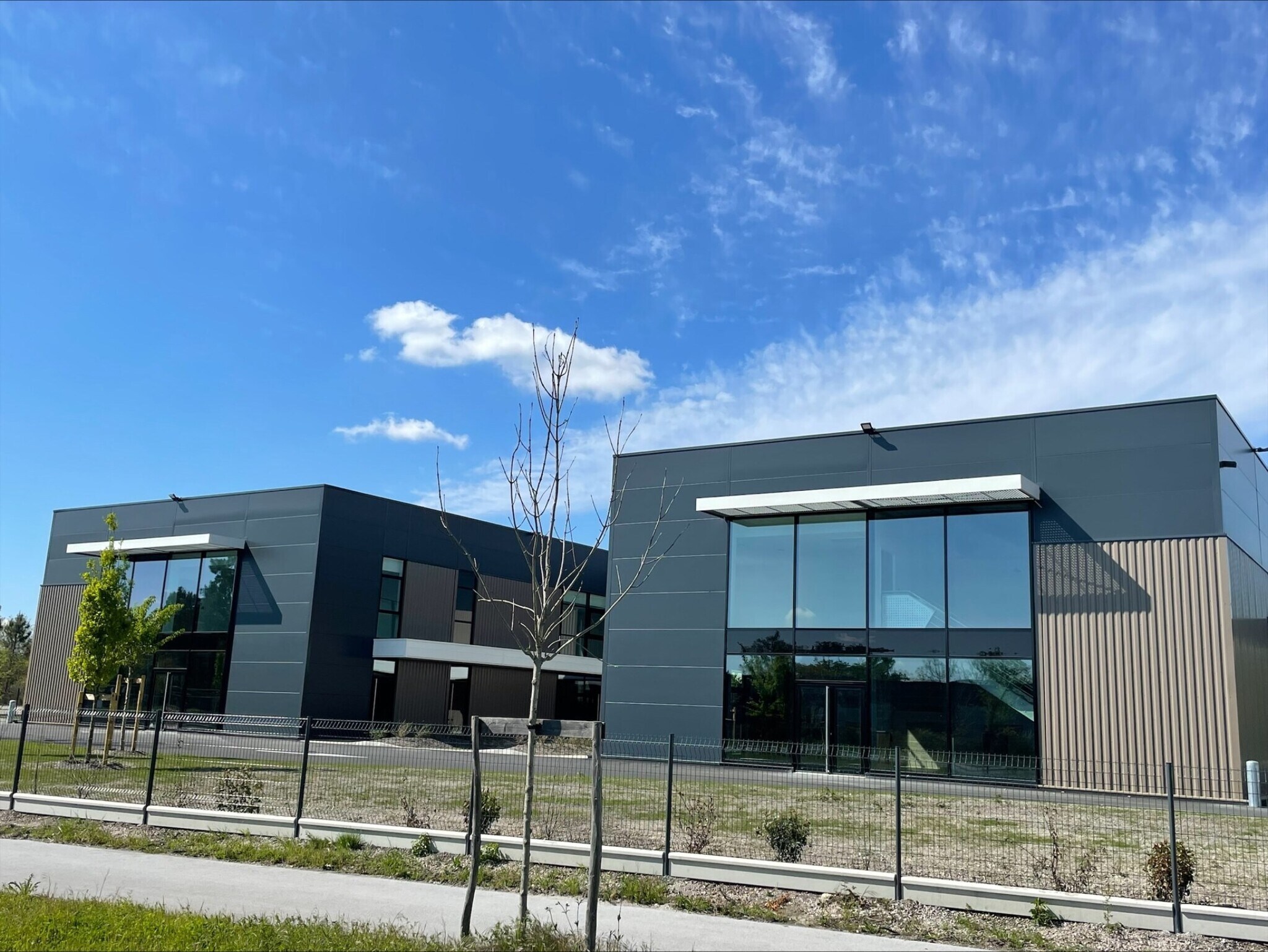 Flex in Mérignac for lease Building Photo- Image 1 of 9