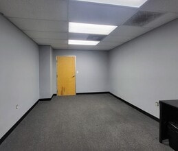 7240 Crowder Blvd, New Orleans, LA for lease Interior Photo- Image 2 of 4