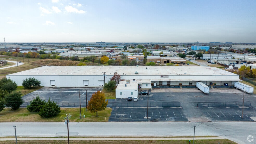 4233 Janada St, Haltom City, TX for lease - Primary Photo - Image 1 of 48