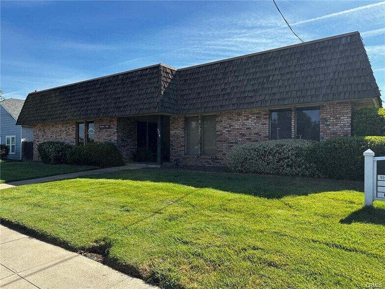 574 Manzanita Ct, Chico, CA à louer - Photo du bâtiment - Image 2 de 6