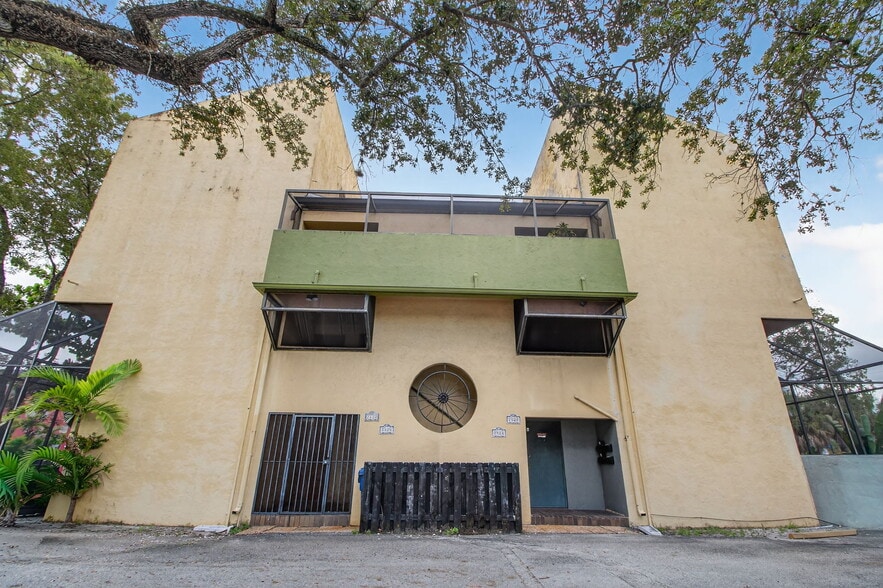 7420 SW 59th Ave, South Miami, FL à vendre - Photo du bâtiment - Image 2 de 10