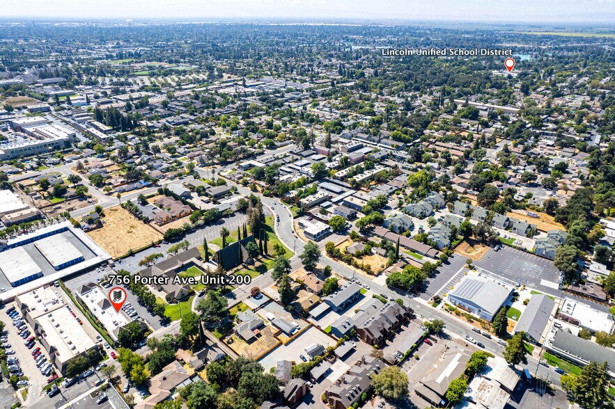 756 Porter Ave, Stockton, CA à vendre - Photo du bâtiment - Image 2 de 40