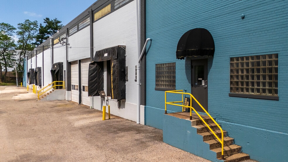 995 Home Ave, Akron, OH for lease - Building Photo - Image 3 of 10