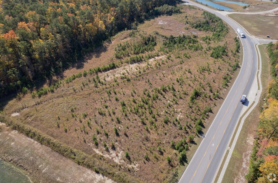 1061 Centerpoint Dr, Suffolk, VA for sale - Building Photo - Image 2 of 4