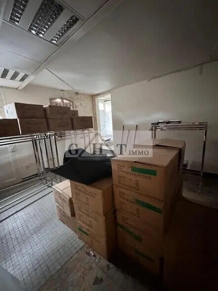 Industrial in Maisons-Alfort for sale - Interior Photo - Image 2 of 7