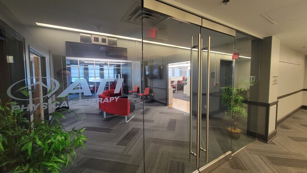 18 E North St, Greenville, SC à louer - Photo intérieure - Image 2 de 9