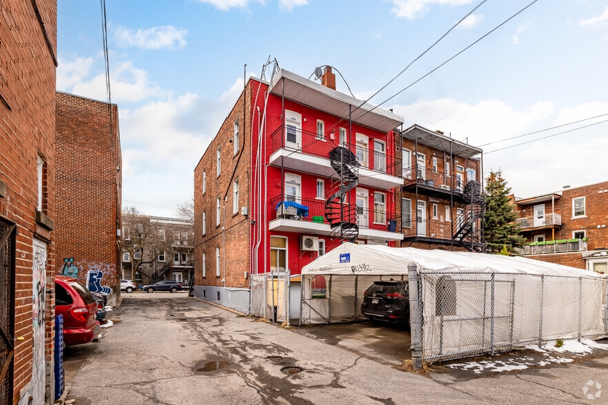 2023-2031 Rue Dezery, Montréal, QC for sale - Building Photo - Image 2 of 3