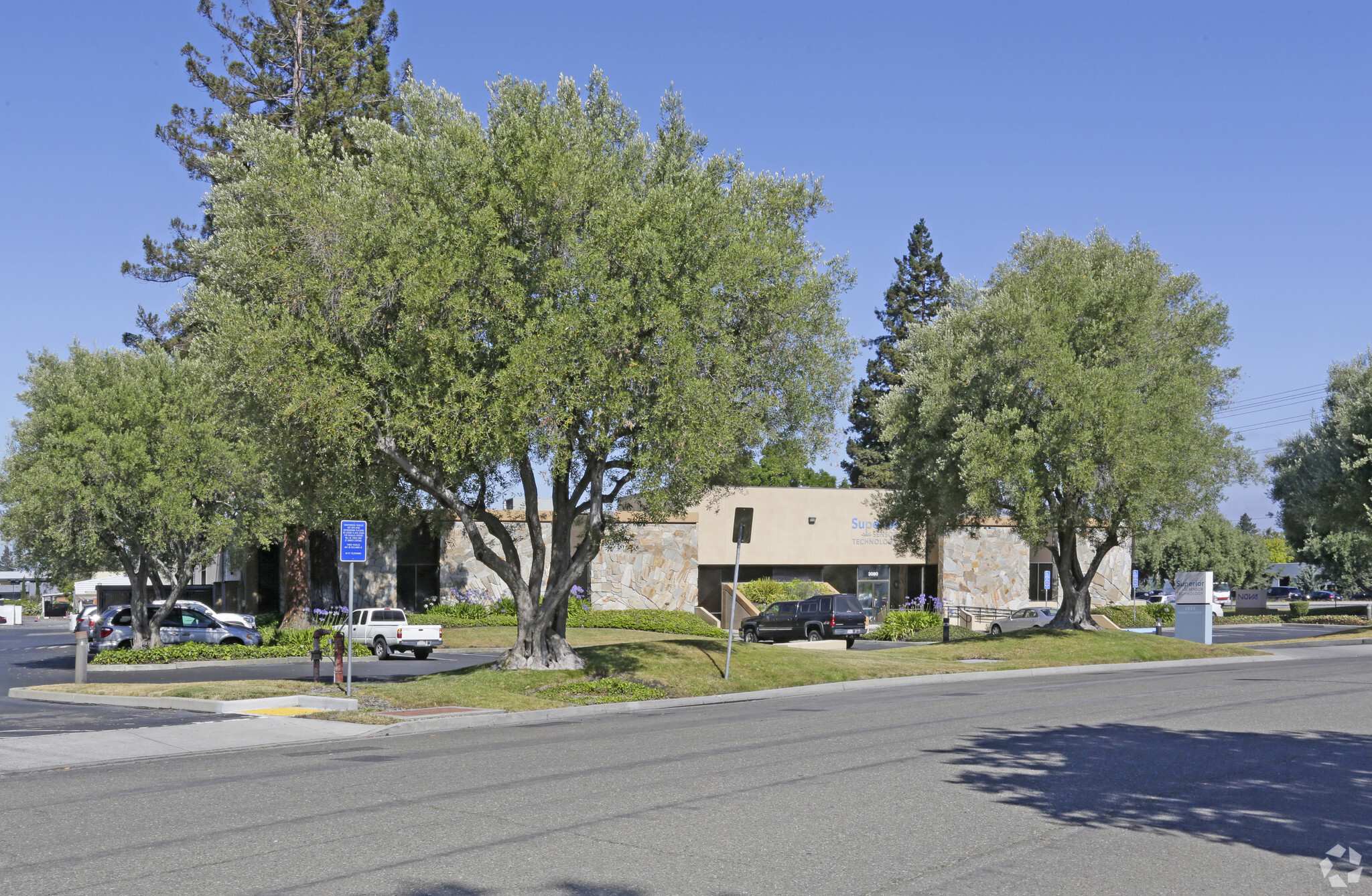 3080-3090 Oakmead Village Dr, Santa Clara, CA for sale Primary Photo- Image 1 of 1