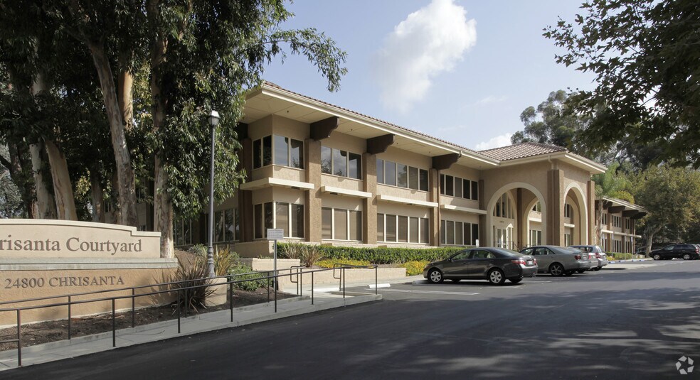 24800 Chrisanta Dr, Mission Viejo, CA à louer - Photo du bâtiment - Image 1 de 17