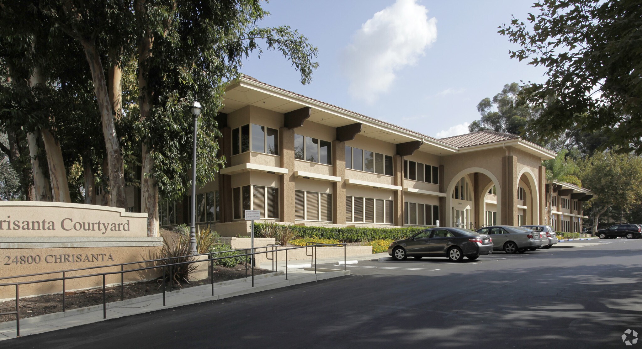 24800 Chrisanta Dr, Mission Viejo, CA à louer Photo du bâtiment- Image 1 de 18