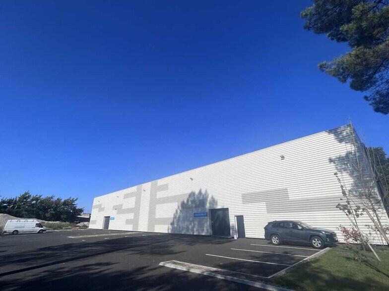 Flex dans Pessac à louer - Photo du bâtiment - Image 1 de 4