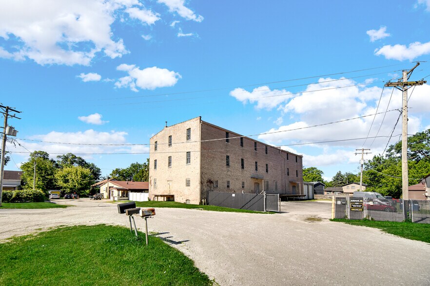 15300 Greenwood Rd, South Holland, IL à vendre - Photo du bâtiment - Image 2 de 21