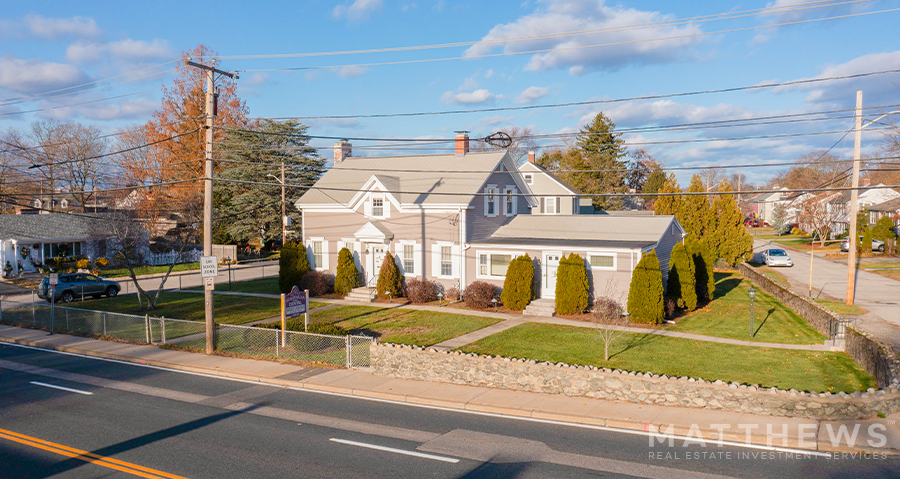 1002 Pawtucket Ave, Rumford, RI à vendre - Photo principale - Image 1 de 1