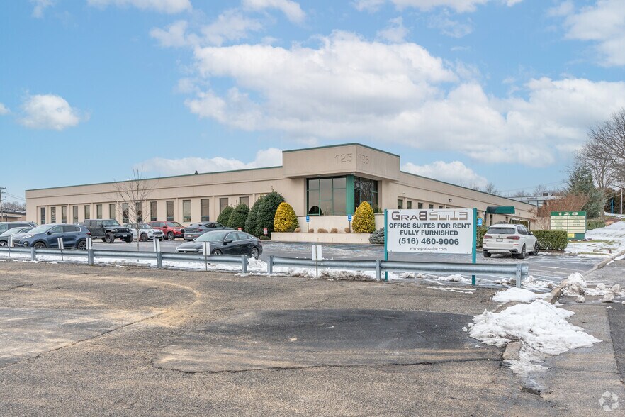 125 Michael Dr, Syosset, NY à louer - Photo du bâtiment - Image 3 de 14