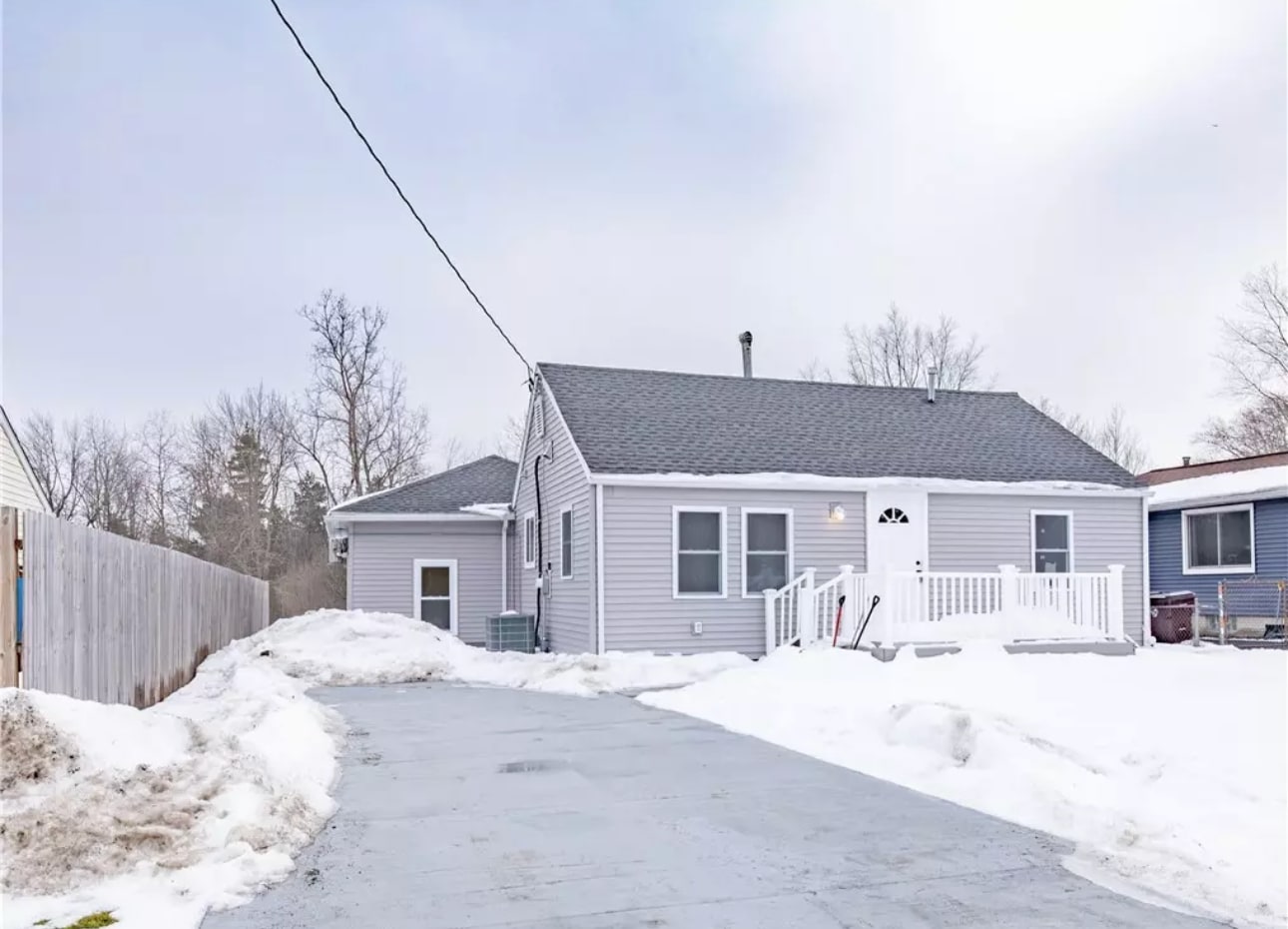 5347 Lake Ave, Orchard Park, NY for sale Primary Photo- Image 1 of 9