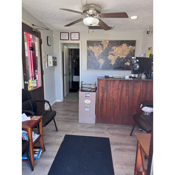 2405 Belt Line Rd, Garland, TX à vendre - Photo intérieure - Image 3 de 5