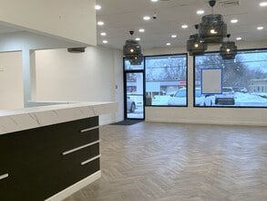 621-649 E Roosevelt Rd, Lombard, IL for lease Interior Photo- Image 2 of 3