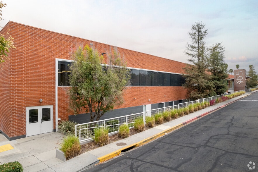 465 N Halstead St, Pasadena, CA for lease - Building Photo - Image 2 of 6