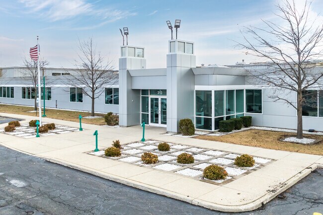 Plus de détails pour 313 S Rohlwing Rd, Addison, IL - Industriel à louer