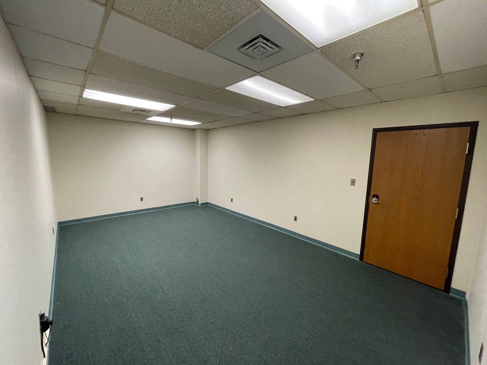 3 Neptune Rd, Poughkeepsie, NY for lease Interior Photo- Image 1 of 3