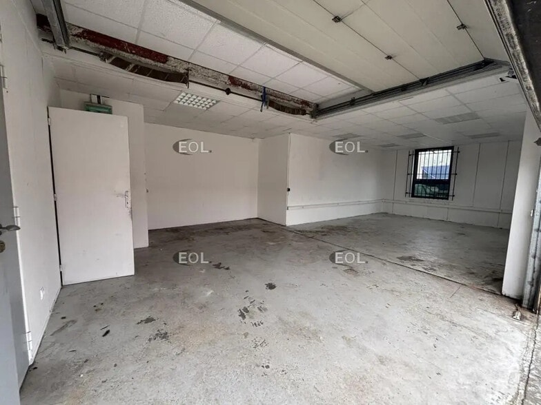 Industrial in Ris-Orangis for lease - Interior Photo - Image 3 of 9