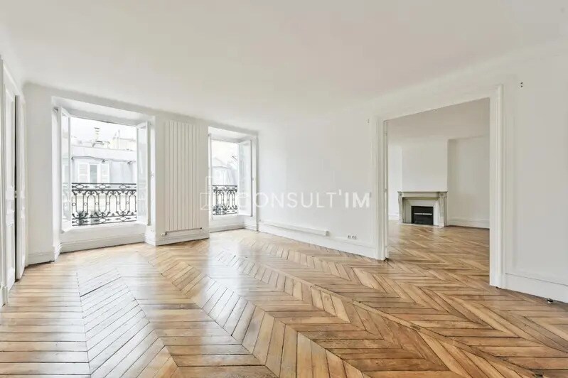 9 Rue D'Artois, Paris à vendre - Photo du bâtiment - Image 2 de 8