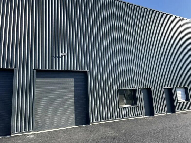 Industrial in Thorigné-Fouillard for lease - Building Photo - Image 3 of 18